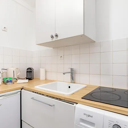 Charming Flat In Alesia Apartman *