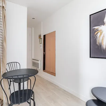 Charming Flat In Alesia