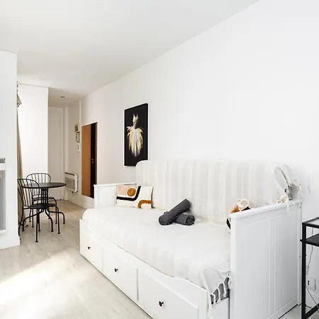 Apartman Charming Flat In Alesia